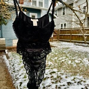 Vintage 90’s 80’s Gold Label Victorias Secret Black Lace Bodysuit 34C high-leg